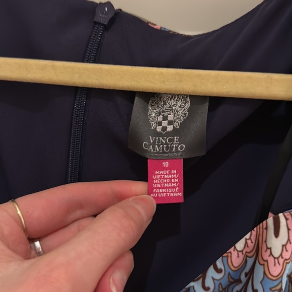 Vince Camuto Floral-Print Twist-Front Midi Dress - Picture 4 of 10